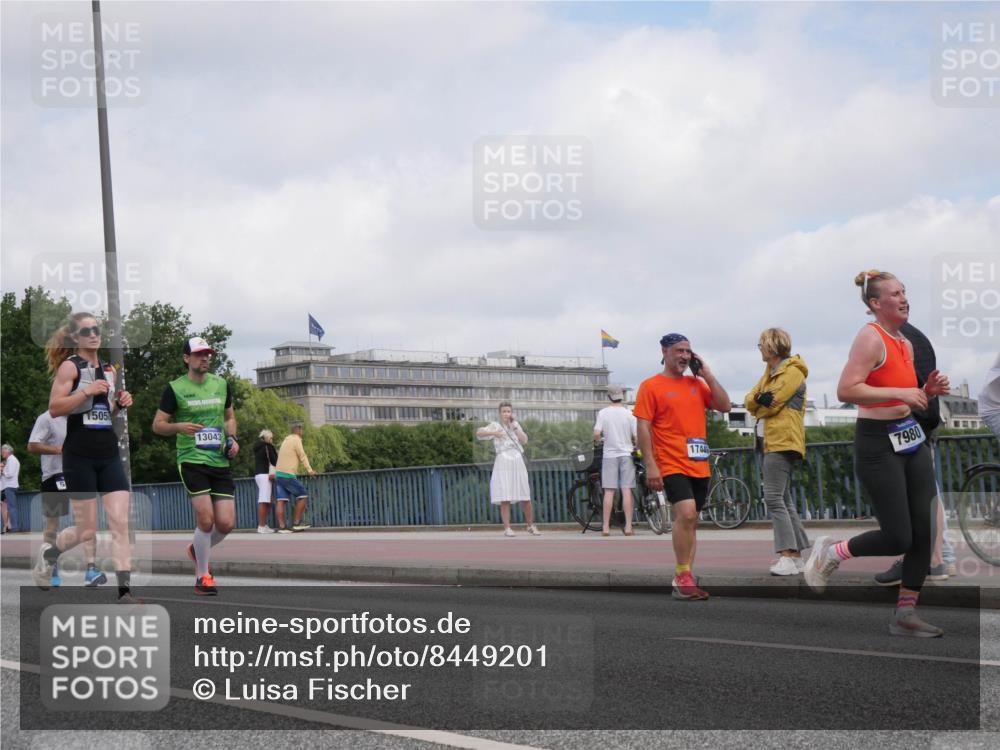 29.06.2025 - hella hamburg halbmarathon Luisa Fischer http://msf.ph/oto/8449201 29.06.2025 10:31:22 Kennedybrücke 1505, 13043, 17445, 7980, 5285, 5707, 5939, 7497, 7667, 7764, 7980, 9855, 10412, 10413 meine-sportfotos.de