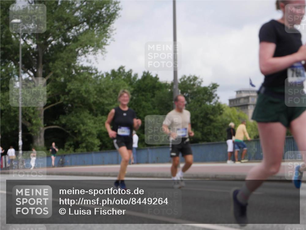 29.06.2025 - hella hamburg halbmarathon Luisa Fischer http://msf.ph/oto/8449264 29.06.2025 10:31:24 Kennedybrücke 768, 5285, 5939, 6102, 7497, 7667, 7980, 10412, 10413 meine-sportfotos.de
