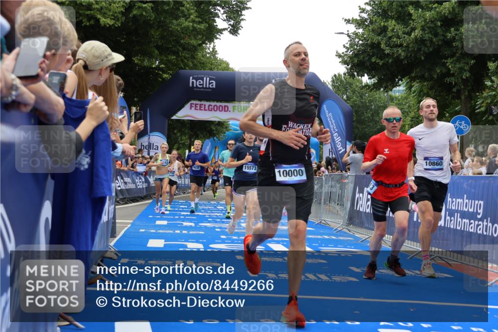 29.06.2025 - hella hamburg halbmarathon Strokosch-Dieckow http://msf.ph/oto/8449266 29.06.2025 10:48:32 Ziel 1163, 1176, 2213, 4553, 5421, 9262, 9538, 10000, 10859, 10860, 11451, 11579, 12149, 12690, 12840, 13962, 14033, 14511, 14990, 15573, 15808, 15917, 17395, 17855, 18251, 18790, 18815, 18923 meine-sportfotos.de