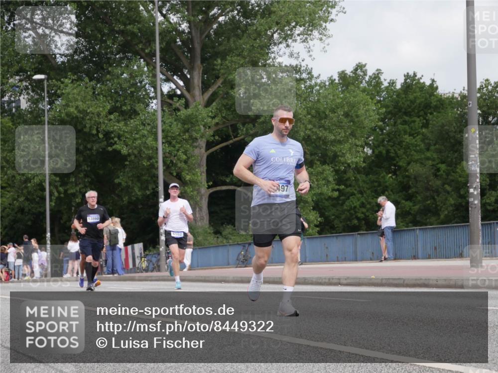 29.06.2025 - hella hamburg halbmarathon Luisa Fischer http://msf.ph/oto/8449322 29.06.2025 10:31:27 Kennedybrücke 13860, 6102, 97, 5939, 6102, 7497, 10412, 10413 meine-sportfotos.de