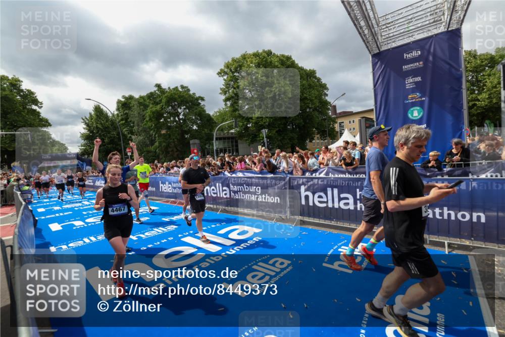 29.06.2025 - hella hamburg halbmarathon Zöllner http://msf.ph/oto/8449373 29.06.2025 10:58:42 Ziel 1319, 2619, 2656, 2978, 3251, 4467, 6592, 6595, 7082, 7659, 8322, 10943, 11605, 11846, 12809, 12862, 13694, 15197, 16189, 18501, 18587 meine-sportfotos.de