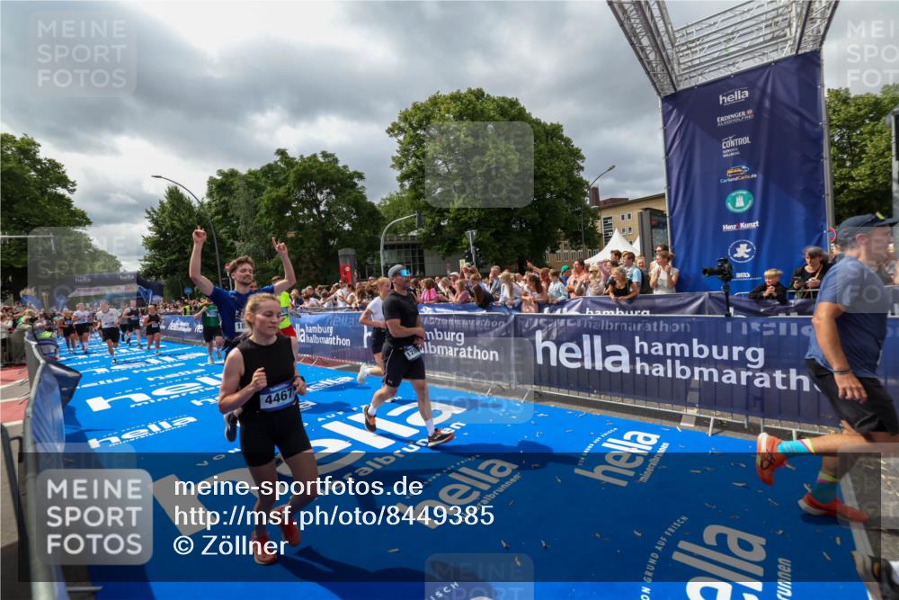 29.06.2025 - hella hamburg halbmarathon Zöllner http://msf.ph/oto/8449385 29.06.2025 10:58:42 Ziel 1319, 2619, 2656, 2978, 3251, 4467, 6592, 6595, 7082, 7659, 8322, 10943, 11605, 11846, 12809, 12862, 13694, 15197, 16189, 18501, 18587 meine-sportfotos.de