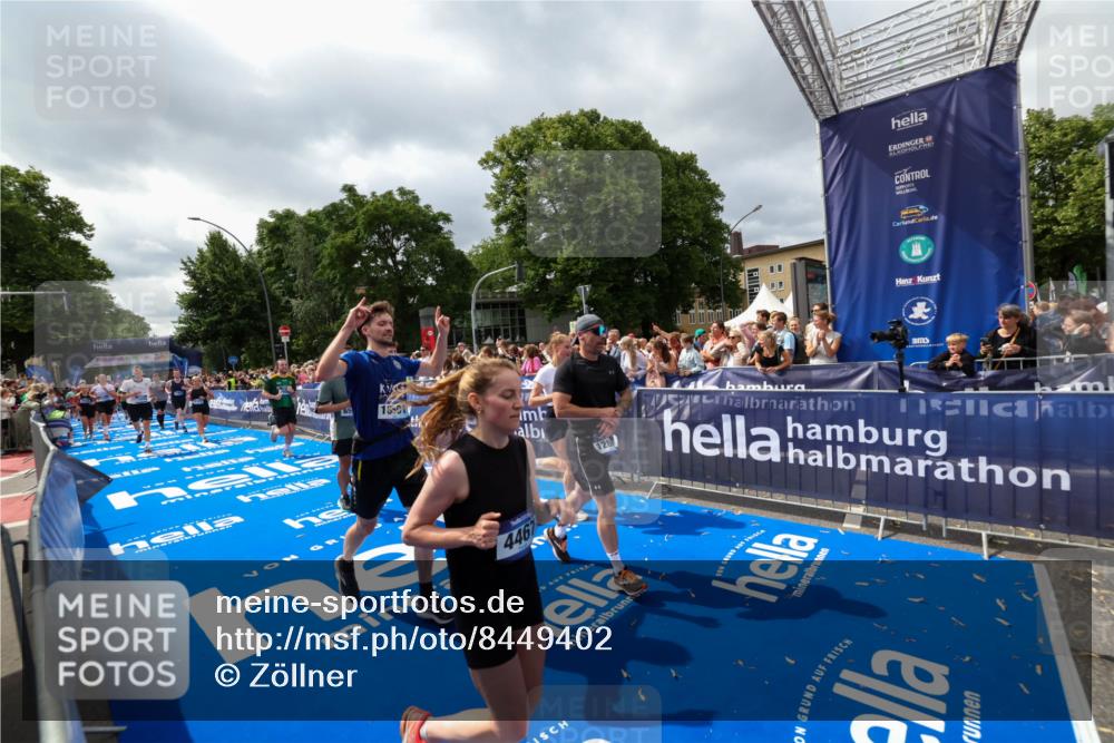 29.06.2025 - hella hamburg halbmarathon Zöllner http://msf.ph/oto/8449402 29.06.2025 10:58:42 Ziel 1319, 2619, 2656, 2978, 3251, 4467, 6592, 6595, 7082, 7659, 8322, 10943, 11605, 11846, 12809, 12862, 13694, 15197, 16189, 18501, 18587 meine-sportfotos.de