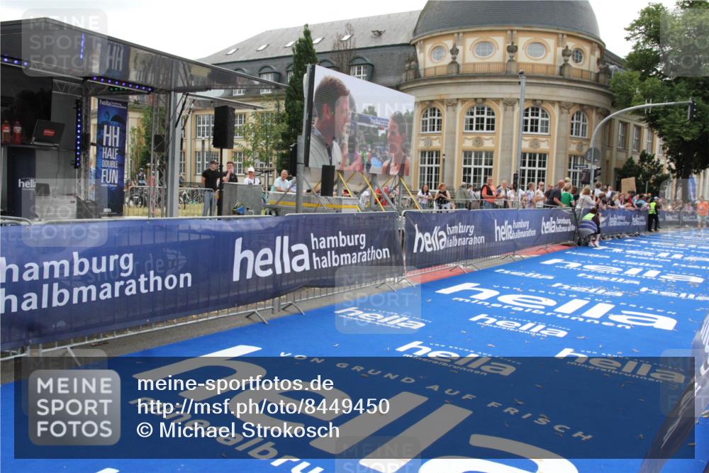 29.06.2025 - hella hamburg halbmarathon Michael Strokosch http://msf.ph/oto/8449450 29.06.2025 10:29:17 Ziel 8473, 12287, 12337, 14395, 19194 meine-sportfotos.de