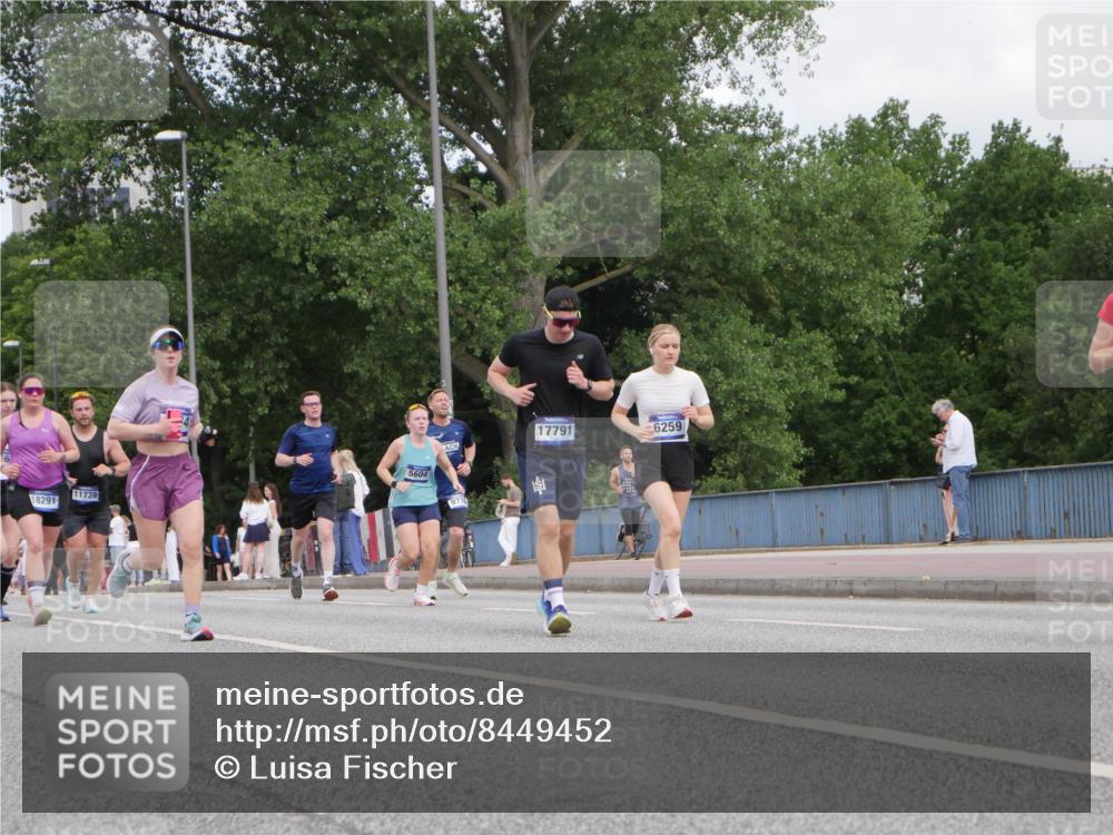 29.06.2025 - hella hamburg halbmarathon Luisa Fischer http://msf.ph/oto/8449452 29.06.2025 10:31:35 Kennedybrücke 11739, 18291, 17791, 6259, 5604, 9716, 4834, 5604, 6102, 6259, 6345, 9642, 9716 meine-sportfotos.de
