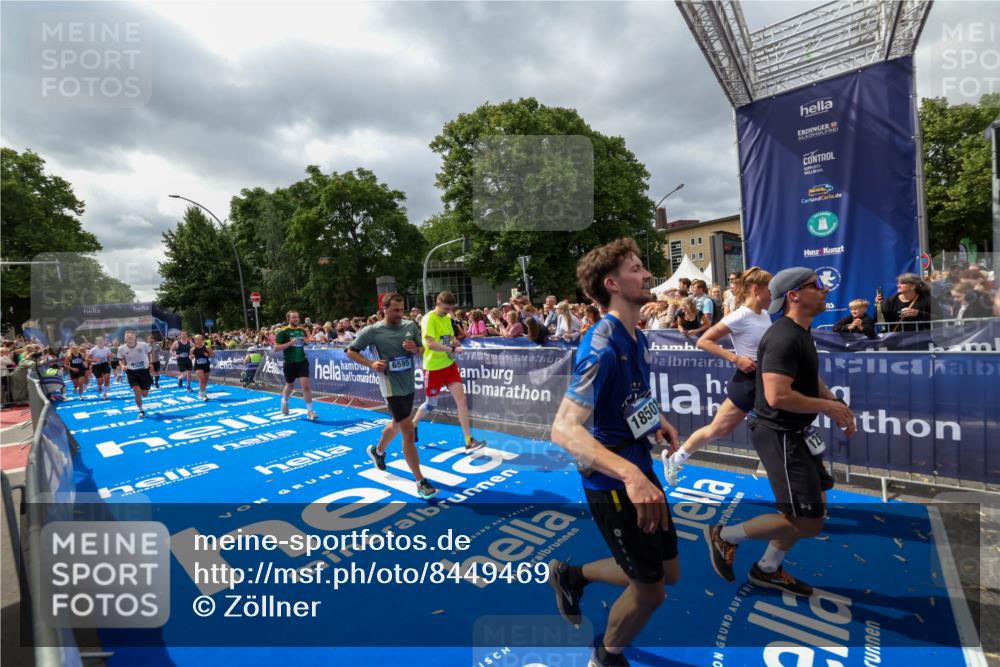 29.06.2025 - hella hamburg halbmarathon Zöllner http://msf.ph/oto/8449469 29.06.2025 10:58:43 Ziel 1319, 2619, 2656, 2978, 4467, 5675, 6592, 6595, 7659, 8322, 8929, 10943, 11605, 11846, 12809, 12862, 13512, 13694, 15197, 16189, 18501, 18587 meine-sportfotos.de