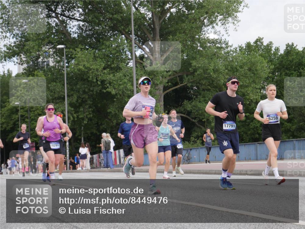 29.06.2025 - hella hamburg halbmarathon Luisa Fischer http://msf.ph/oto/8449476 29.06.2025 10:31:37 Kennedybrücke 9654, 18291, 5604, 6259, 17791, 9719, 4834, 5604, 6259, 6345, 9642, 9653, 9654, 9716 meine-sportfotos.de