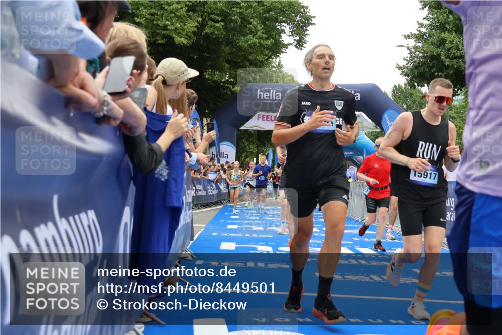 29.06.2025 - hella hamburg halbmarathon Strokosch-Dieckow http://msf.ph/oto/8449501 29.06.2025 10:48:31 Ziel 1163, 1176, 2213, 3747, 4553, 5362, 5421, 6081, 9262, 9538, 10000, 10859, 10860, 11451, 11579, 12149, 12549, 12690, 12840, 13962, 14033, 14990, 15573, 15808, 15917, 17395, 17855, 18251, 18790, 18815, 18923 meine-sportfotos.de