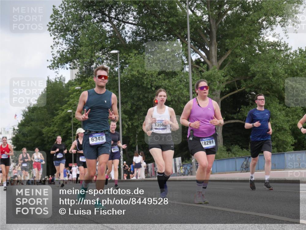 29.06.2025 - hella hamburg halbmarathon Luisa Fischer http://msf.ph/oto/8449528 29.06.2025 10:31:39 Kennedybrücke 12842, 11692, 965, 6345, 9654, 1356, 18291, 4834, 5604, 6259, 6345, 9642, 9653, 9654, 9716 meine-sportfotos.de