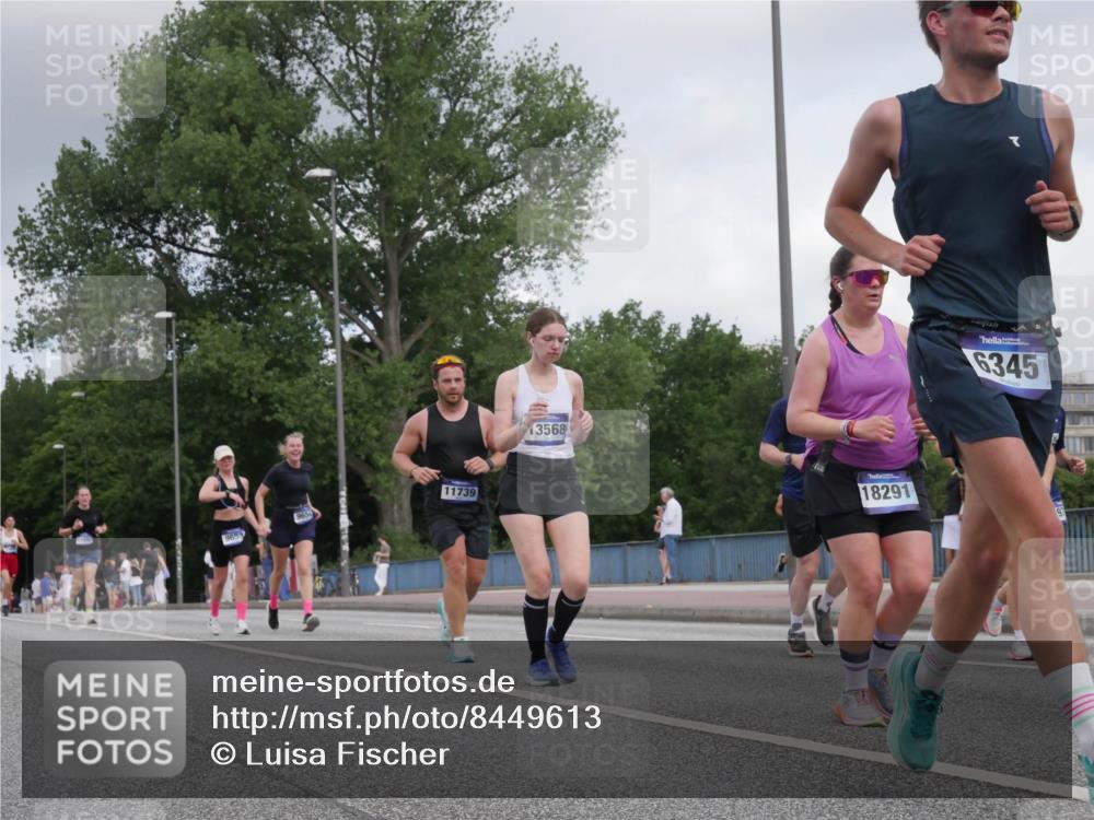 29.06.2025 - hella hamburg halbmarathon Luisa Fischer http://msf.ph/oto/8449613 29.06.2025 10:31:41 Kennedybrücke 9654, 9653, 11739, 13568, 18291, 6345, 97, 2688, 4834, 5604, 6259, 6345, 9642, 9653, 9654, 9716 meine-sportfotos.de
