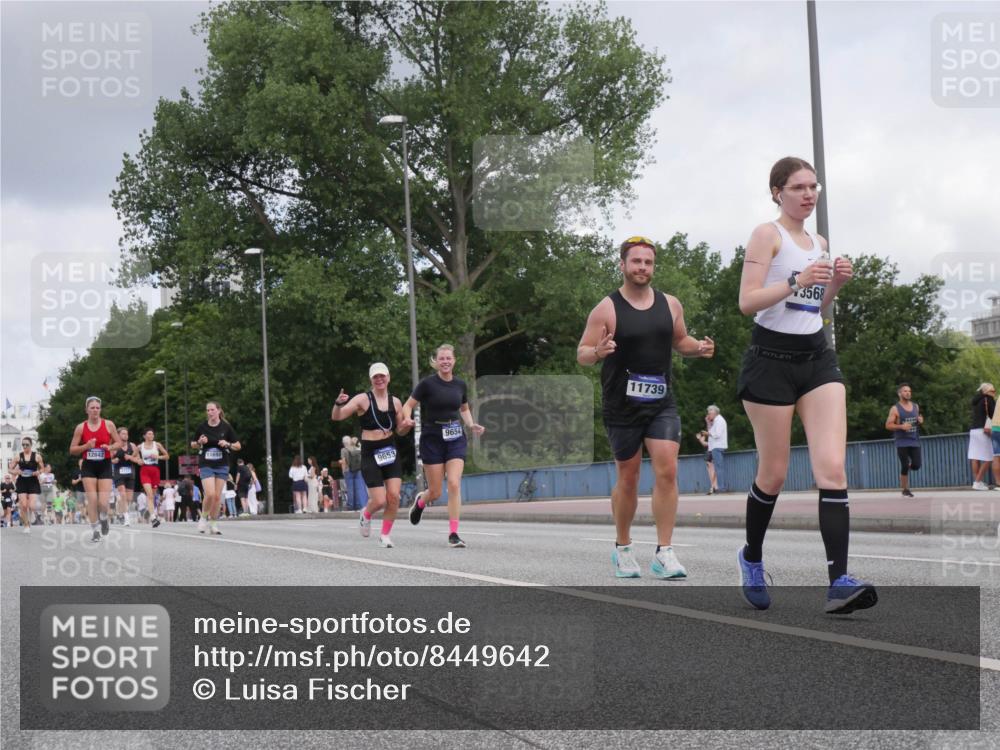 29.06.2025 - hella hamburg halbmarathon Luisa Fischer http://msf.ph/oto/8449642 29.06.2025 10:31:42 Kennedybrücke 12842, 9653, 9654, 11739, 3568, 2688, 4834, 5604, 6259, 6345, 7169, 9642, 9653, 9654, 9716 meine-sportfotos.de