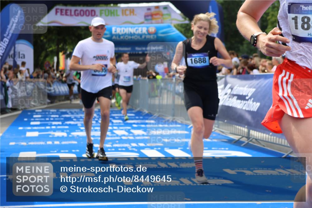 29.06.2025 - hella hamburg halbmarathon Strokosch-Dieckow http://msf.ph/oto/8449645 29.06.2025 10:38:17 Ziel 1042, 1688, 2849, 3431, 5091, 6095, 7110, 7743, 8002, 14688, 14992, 16075, 18584, 18761 meine-sportfotos.de