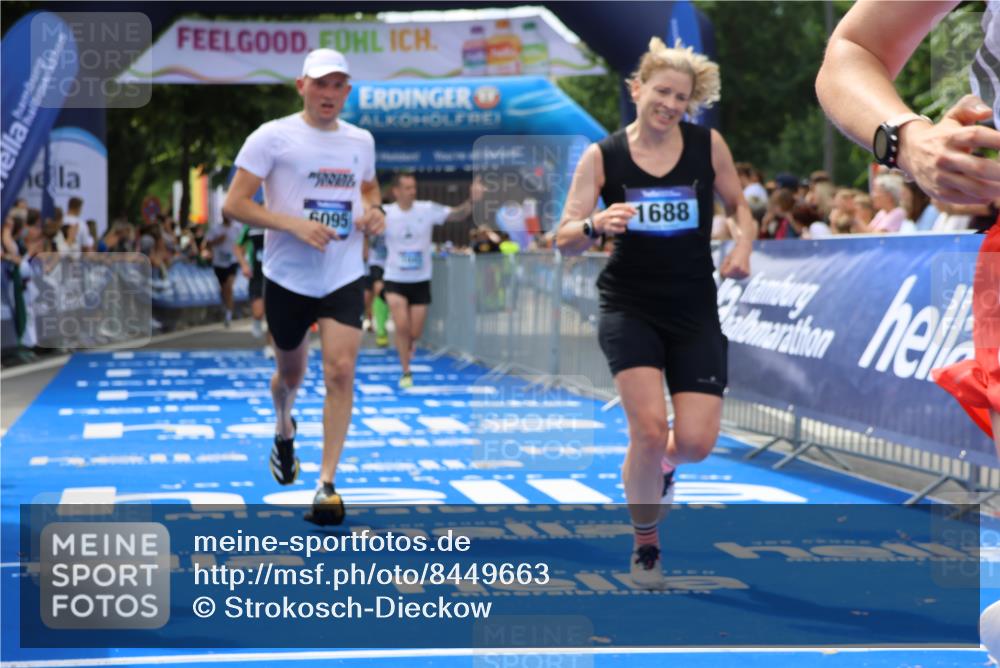 29.06.2025 - hella hamburg halbmarathon Strokosch-Dieckow http://msf.ph/oto/8449663 29.06.2025 10:38:17 Ziel 1042, 1688, 2849, 3431, 5091, 6095, 7110, 7743, 8002, 14688, 14992, 16075, 18584, 18761 meine-sportfotos.de