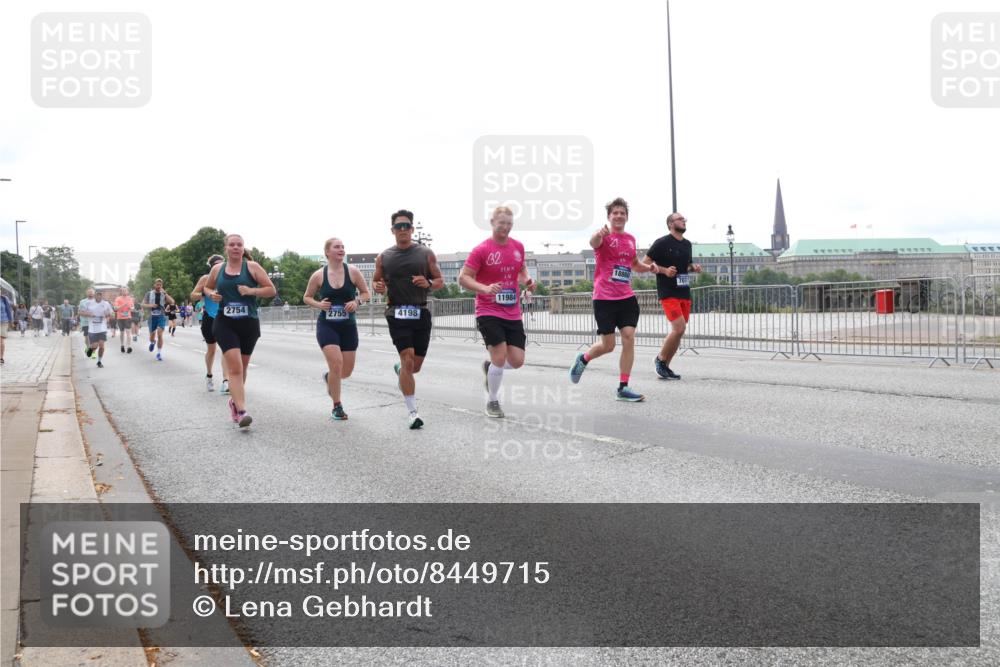 29.06.2025 - hella hamburg halbmarathon Lena Gebhardt http://msf.ph/oto/8449715 29.06.2025 10:30:44 Lombardsbrücke 2754, 2755, 4198, 32, 11984, 18860, 1059, 1472, 1647, 2097, 2268, 2505, 2569, 2754, 2755, 2901, 3131, 3281, 4198, 4575, 4819, 6344, 6556, 6620, 7071, 7120, 7351, 8757, 9576, 9830, 10880, 10989, 11981, 11984, 12349, 12350, 12384, 12460, 12461, 12687, 12688, 13418, 14095, 14216, 14421, 14803, 15299, 15466, 15757, 15789, 15938, 16504, 16791, 16864, 17742, 17966, 18362, 18671, 18795, 18860, 19052 meine-sportfotos.de