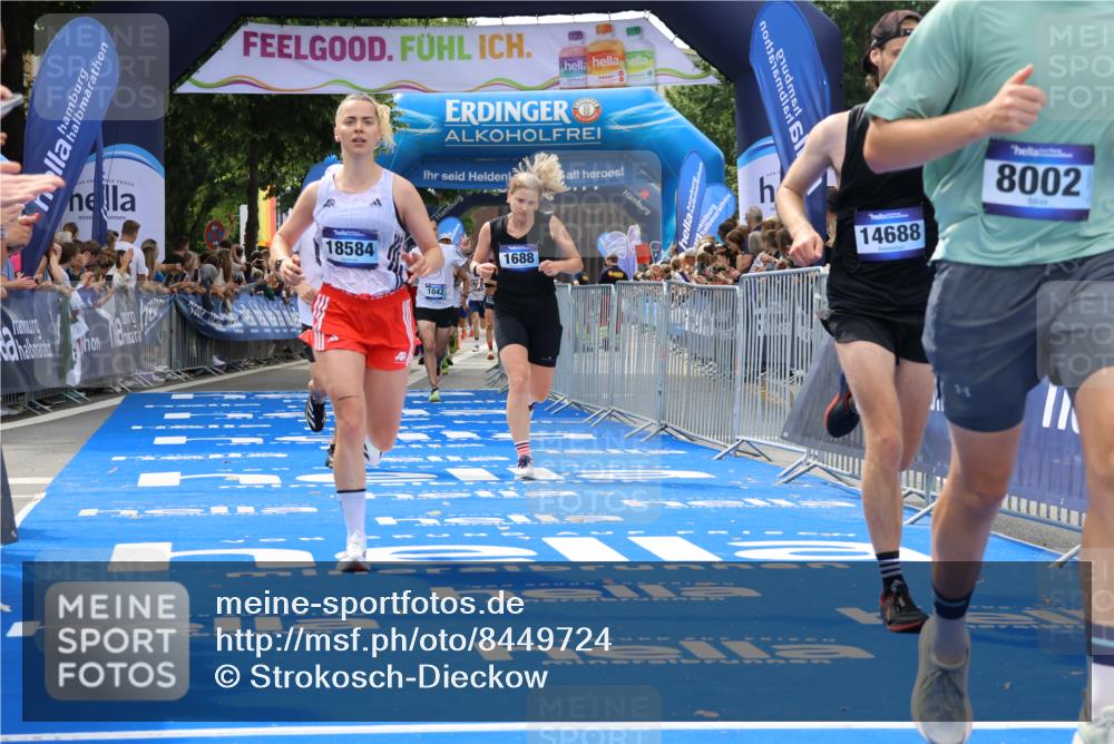 29.06.2025 - hella hamburg halbmarathon Strokosch-Dieckow http://msf.ph/oto/8449724 29.06.2025 10:38:16 Ziel 1042, 1688, 2849, 3431, 5091, 6095, 7110, 7743, 8002, 14688, 18584, 18761, 18986 meine-sportfotos.de