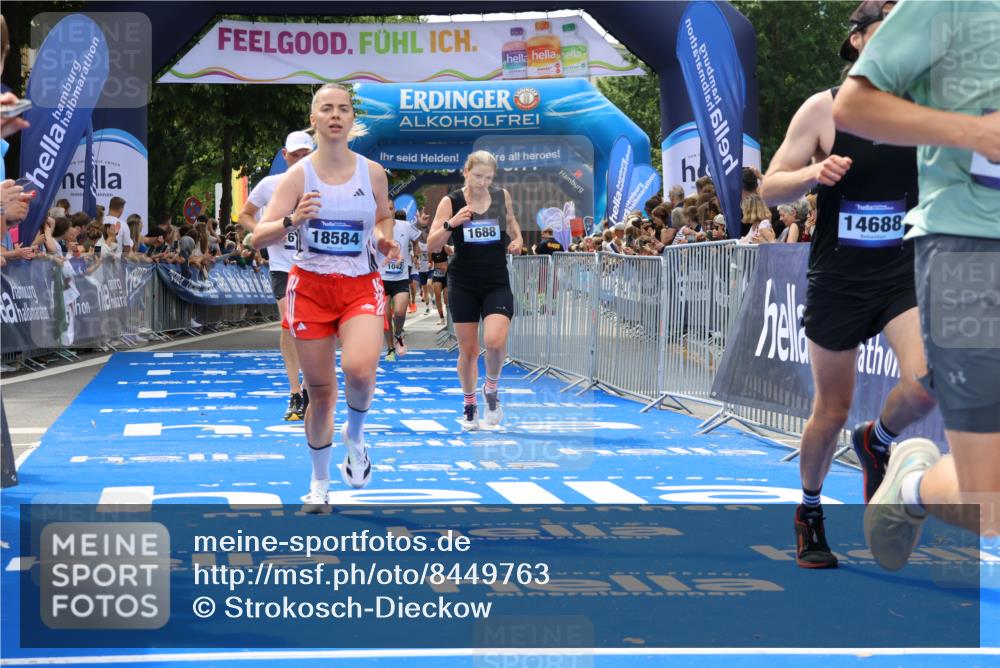 29.06.2025 - hella hamburg halbmarathon Strokosch-Dieckow http://msf.ph/oto/8449763 29.06.2025 10:38:16 Ziel 1042, 1688, 2849, 3431, 5091, 6095, 7110, 7743, 8002, 14688, 18584, 18761, 18986 meine-sportfotos.de