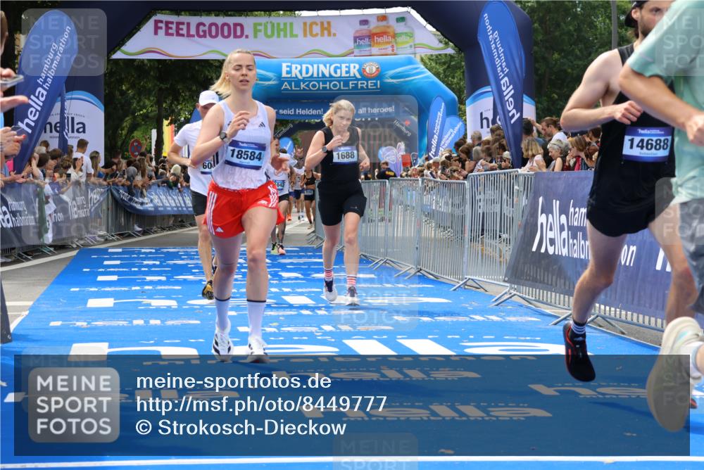 29.06.2025 - hella hamburg halbmarathon Strokosch-Dieckow http://msf.ph/oto/8449777 29.06.2025 10:38:16 Ziel 1042, 1688, 2849, 3431, 5091, 6095, 7110, 7743, 8002, 14688, 18584, 18761, 18986 meine-sportfotos.de
