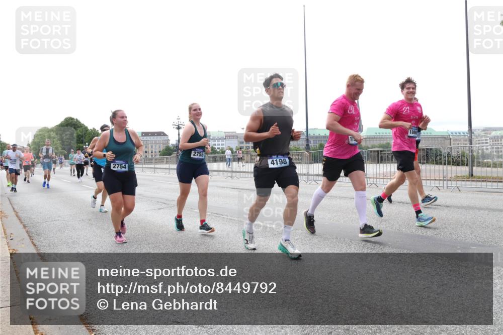 29.06.2025 - hella hamburg halbmarathon Lena Gebhardt http://msf.ph/oto/8449792 29.06.2025 10:30:45 Lombardsbrücke 2755, 4198, 2754, 32, 1886, 1059, 1472, 1647, 2097, 2268, 2505, 2569, 2754, 2755, 2901, 3131, 3281, 4198, 4575, 4819, 6344, 6556, 6620, 7071, 7120, 7351, 8757, 9576, 9830, 10880, 10989, 11981, 11984, 12349, 12350, 12384, 12460, 12461, 12687, 12688, 13418, 14095, 14216, 14421, 14803, 15299, 15466, 15757, 15789, 15938, 16504, 16791, 16864, 17742, 17966, 18362, 18795, 18860, 19052 meine-sportfotos.de