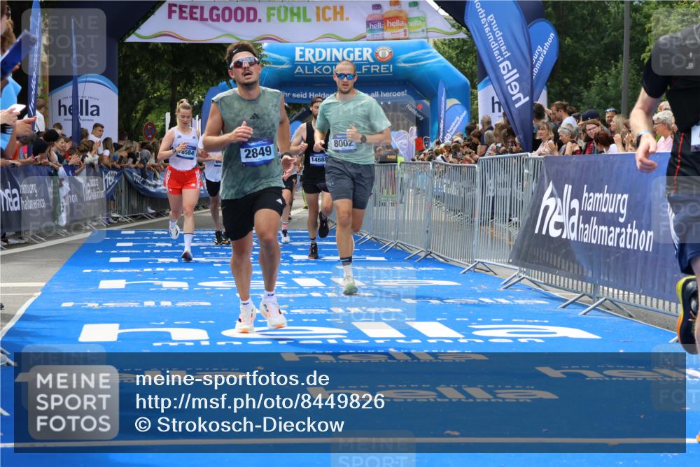 29.06.2025 - hella hamburg halbmarathon Strokosch-Dieckow http://msf.ph/oto/8449826 29.06.2025 10:38:13 Ziel 1042, 1688, 2849, 5091, 6095, 7743, 8002, 14688, 17623, 18584, 18986 meine-sportfotos.de