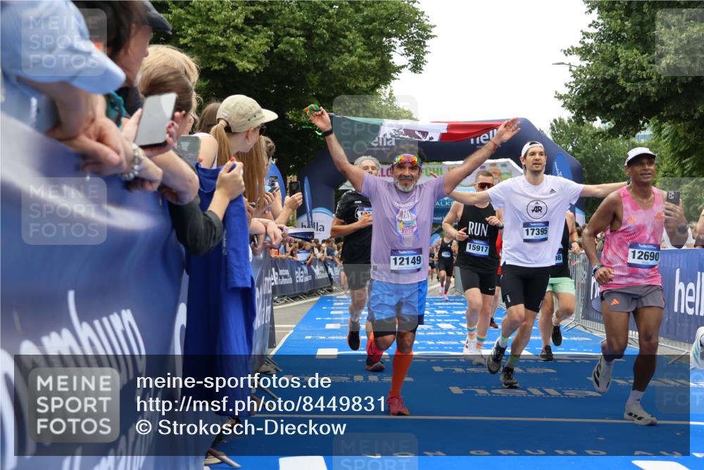 29.06.2025 - hella hamburg halbmarathon Strokosch-Dieckow http://msf.ph/oto/8449831 29.06.2025 10:48:30 Ziel 1163, 1176, 2213, 3747, 4553, 5362, 5421, 6081, 9262, 9538, 10000, 10859, 10860, 11451, 11579, 12149, 12549, 12690, 12840, 13962, 14033, 14990, 15573, 15808, 15917, 17395, 17855, 18251, 18790, 18815, 18923 meine-sportfotos.de