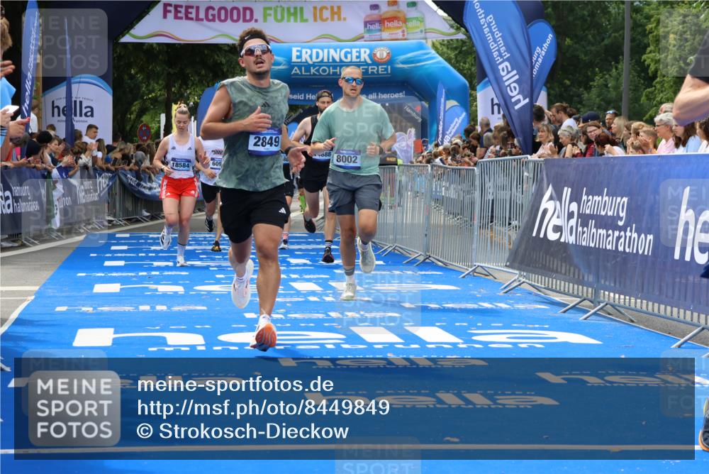 29.06.2025 - hella hamburg halbmarathon Strokosch-Dieckow http://msf.ph/oto/8449849 29.06.2025 10:38:13 Ziel 1042, 1688, 2849, 5091, 6095, 7743, 8002, 14688, 17623, 18584, 18986 meine-sportfotos.de