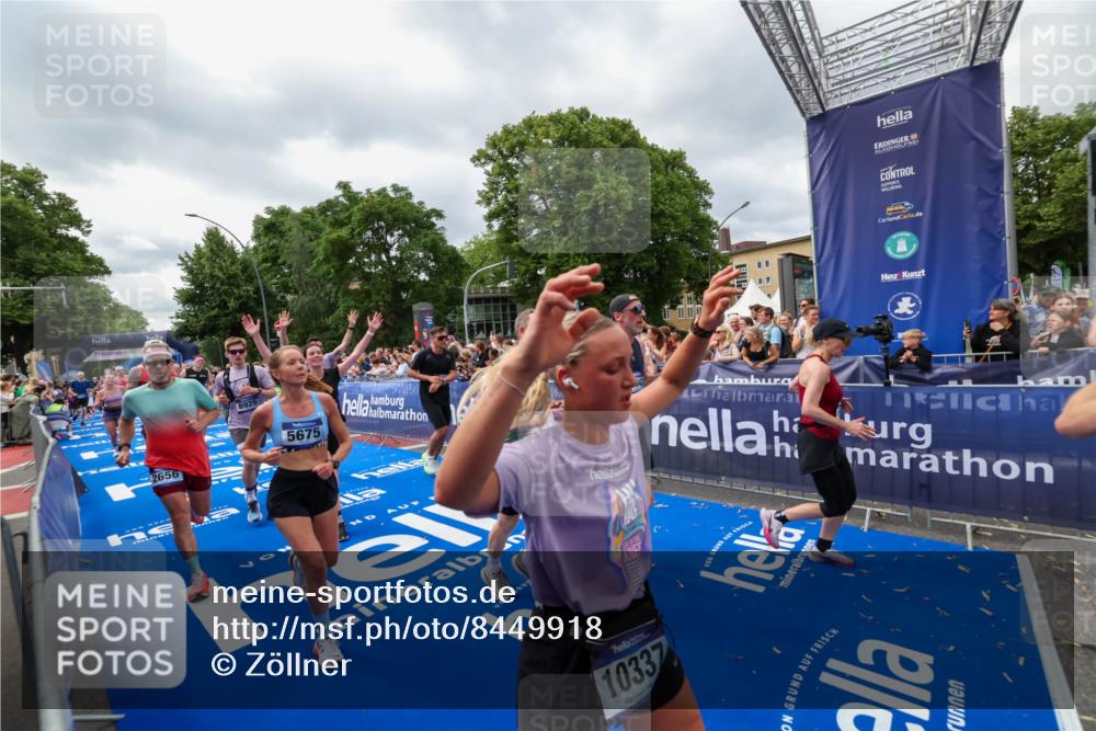 29.06.2025 - hella hamburg halbmarathon Zöllner http://msf.ph/oto/8449918 29.06.2025 10:58:50 Ziel 1319, 2488, 2656, 2840, 3859, 5277, 5675, 6720, 8807, 8929, 10268, 10539, 10943, 11605, 11846, 13512, 13880, 14266, 14902, 14965, 16189, 17405, 17630, 17839, 18232, 18954 meine-sportfotos.de
