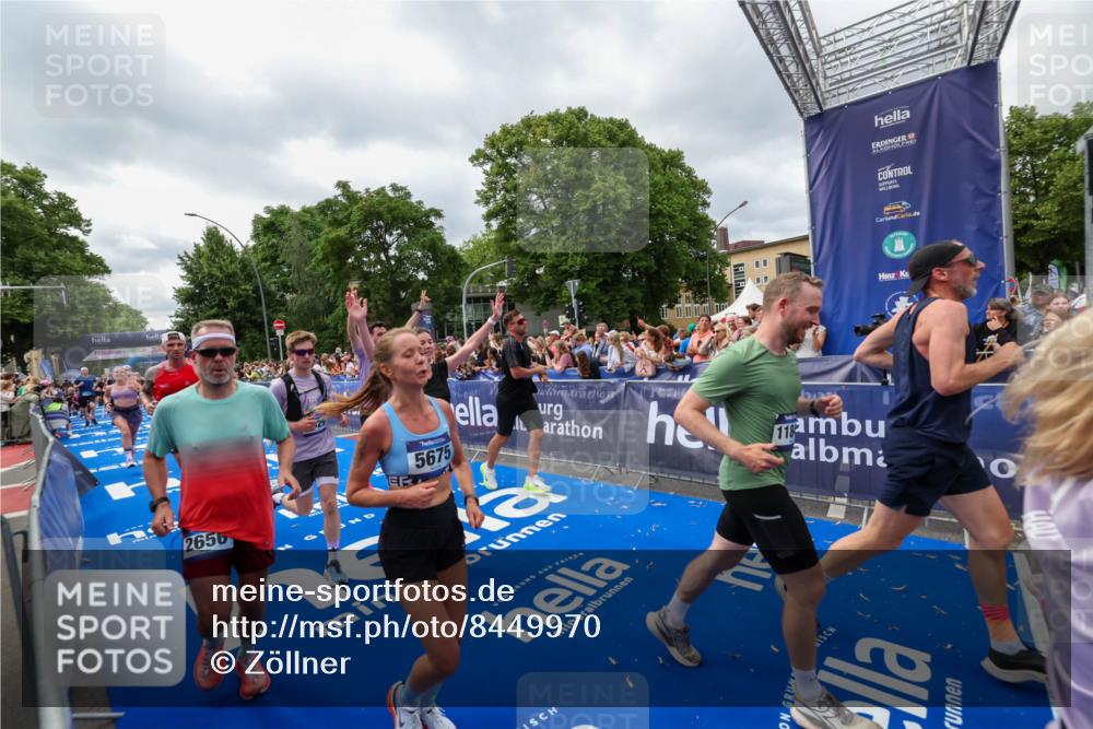 29.06.2025 - hella hamburg halbmarathon Zöllner http://msf.ph/oto/8449970 29.06.2025 10:58:50 Ziel 1319, 2488, 2656, 2840, 3859, 5277, 5675, 6720, 8807, 8929, 10268, 10539, 10943, 11605, 11846, 13512, 13880, 14266, 14902, 14965, 16189, 17405, 17630, 17839, 18232, 18954 meine-sportfotos.de