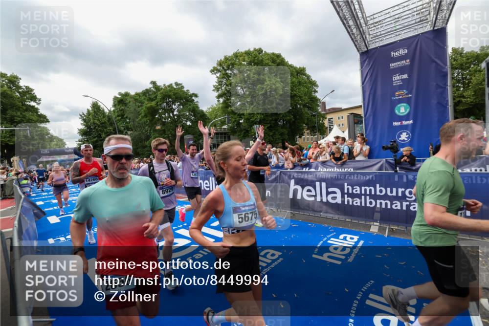 29.06.2025 - hella hamburg halbmarathon Zöllner http://msf.ph/oto/8449994 29.06.2025 10:58:50 Ziel 1319, 2488, 2656, 2840, 3859, 5277, 5675, 6720, 8807, 8929, 10268, 10539, 10943, 11605, 11846, 13512, 13880, 14266, 14902, 14965, 16189, 17405, 17630, 17839, 18232, 18954 meine-sportfotos.de