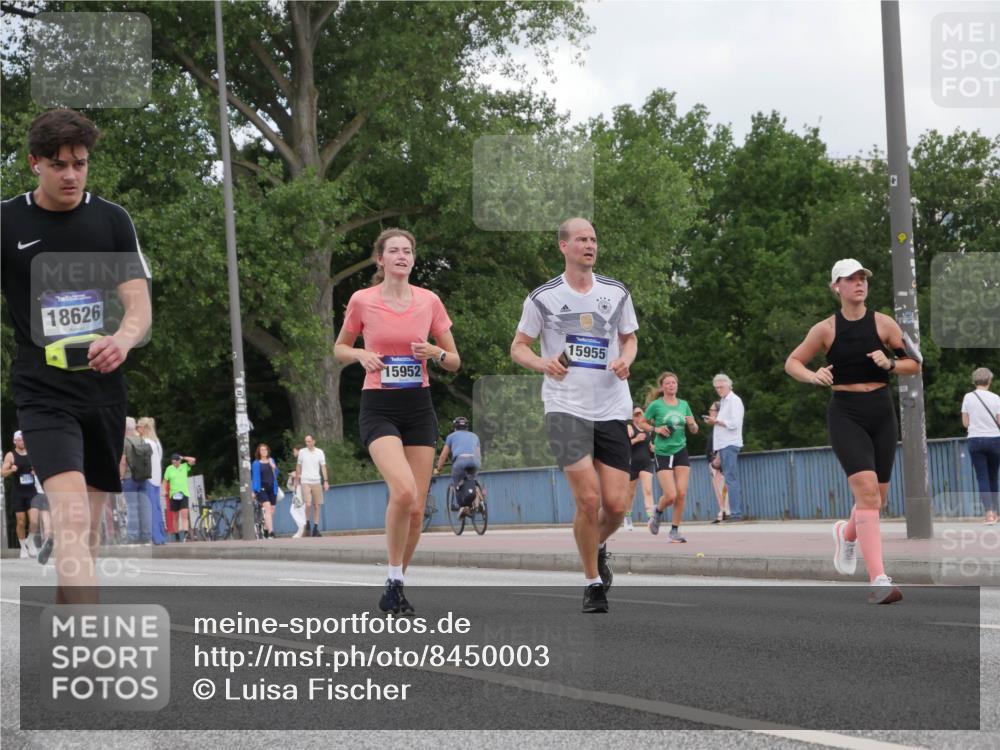 29.06.2025 - hella hamburg halbmarathon Luisa Fischer http://msf.ph/oto/8450003 29.06.2025 10:32:02 Kennedybrücke 18626, 15952, 15955, 5718, 8056, 10434, 10808 meine-sportfotos.de
