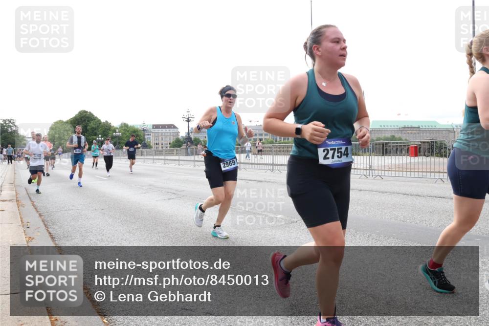 29.06.2025 - hella hamburg halbmarathon Lena Gebhardt http://msf.ph/oto/8450013 29.06.2025 10:30:46 Lombardsbrücke 14216, 2569, 2754, 1059, 1472, 1647, 2097, 2268, 2505, 2569, 2754, 2755, 2901, 3131, 3281, 4198, 4575, 4819, 6344, 6556, 6620, 7071, 7120, 7351, 8757, 9576, 9830, 10880, 10989, 11981, 11984, 12349, 12350, 12384, 12460, 12461, 12687, 12688, 14095, 14216, 14421, 14803, 15299, 15466, 15757, 15789, 15938, 16504, 16791, 16864, 17742, 17966, 18362, 18795, 18860, 19052 meine-sportfotos.de