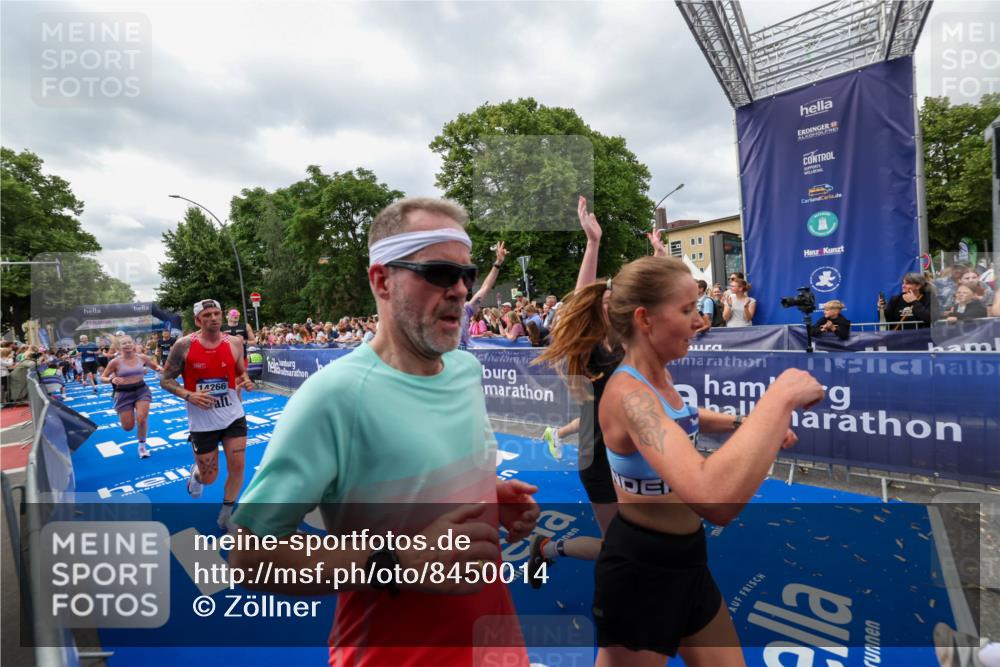 29.06.2025 - hella hamburg halbmarathon Zöllner http://msf.ph/oto/8450014 29.06.2025 10:58:51 Ziel 2159, 2488, 2656, 2840, 3859, 5277, 5675, 6720, 8807, 8929, 10268, 10539, 10943, 11605, 11846, 13512, 13880, 14266, 14902, 14965, 17405, 17630, 17839, 18232, 18954 meine-sportfotos.de