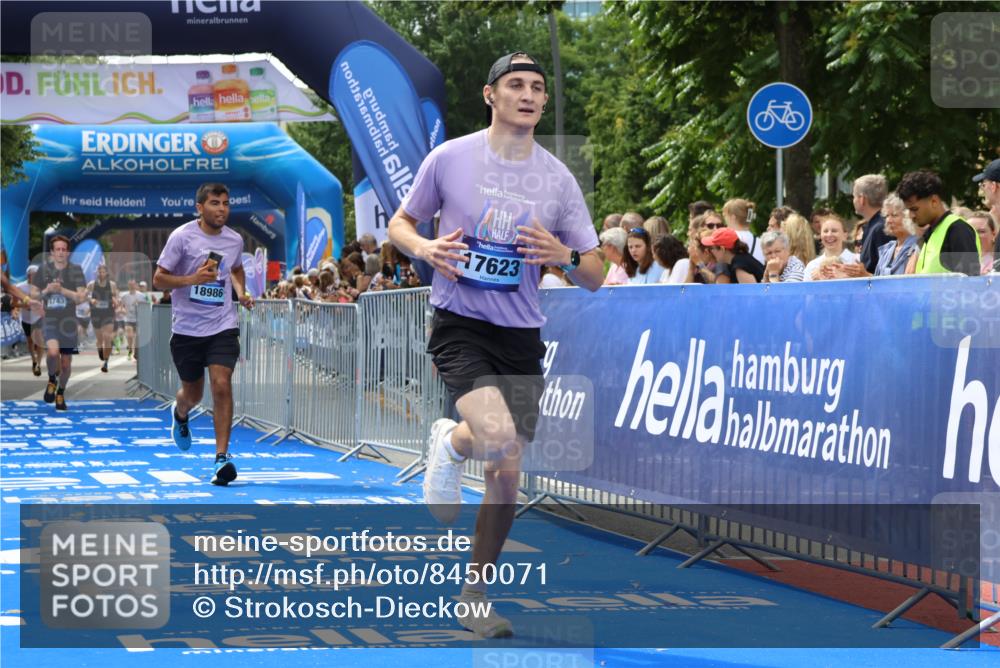 29.06.2025 - hella hamburg halbmarathon Strokosch-Dieckow http://msf.ph/oto/8450071 29.06.2025 10:38:08 Ziel 2849, 5091, 7743, 8002, 8091, 9944, 11049, 14274, 14688, 15382, 17623, 18584, 18986 meine-sportfotos.de