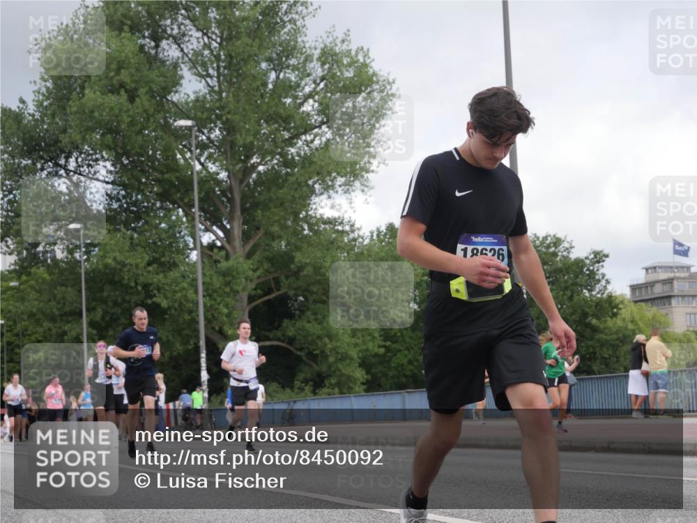 29.06.2025 - hella hamburg halbmarathon Luisa Fischer http://msf.ph/oto/8450092 29.06.2025 10:32:05 Kennedybrücke 18626, 5847 meine-sportfotos.de