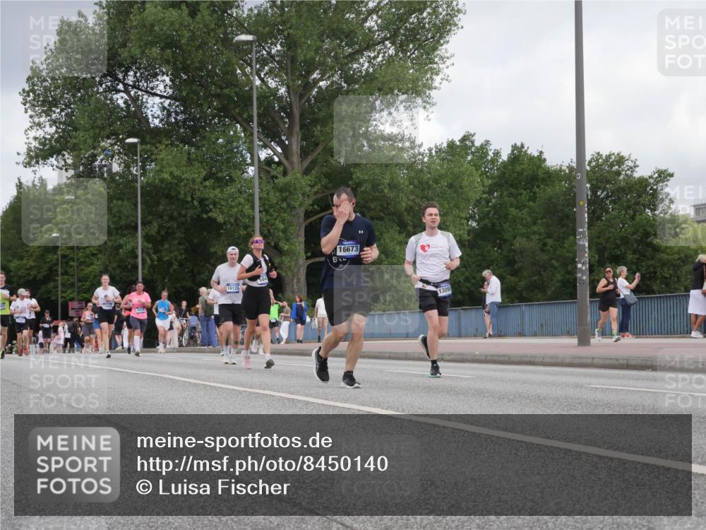 29.06.2025 - hella hamburg halbmarathon Luisa Fischer http://msf.ph/oto/8450140 29.06.2025 10:32:07 Kennedybrücke 16125, 584, 16673, 13090, 2010, 3179, 4373, 5847 meine-sportfotos.de