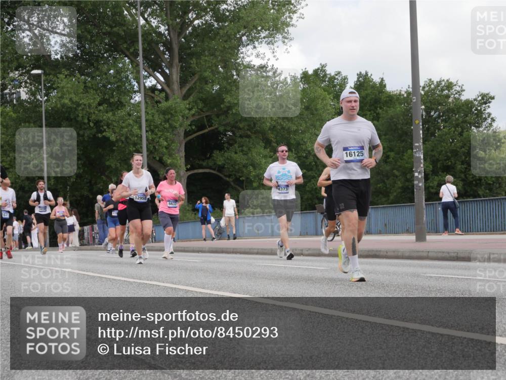 29.06.2025 - hella hamburg halbmarathon Luisa Fischer http://msf.ph/oto/8450293 29.06.2025 10:32:11 Kennedybrücke 10198, 12958, 6632, 4373, 16125, 2010, 3179, 3445, 3717, 4373, 5167, 5847, 6632 meine-sportfotos.de
