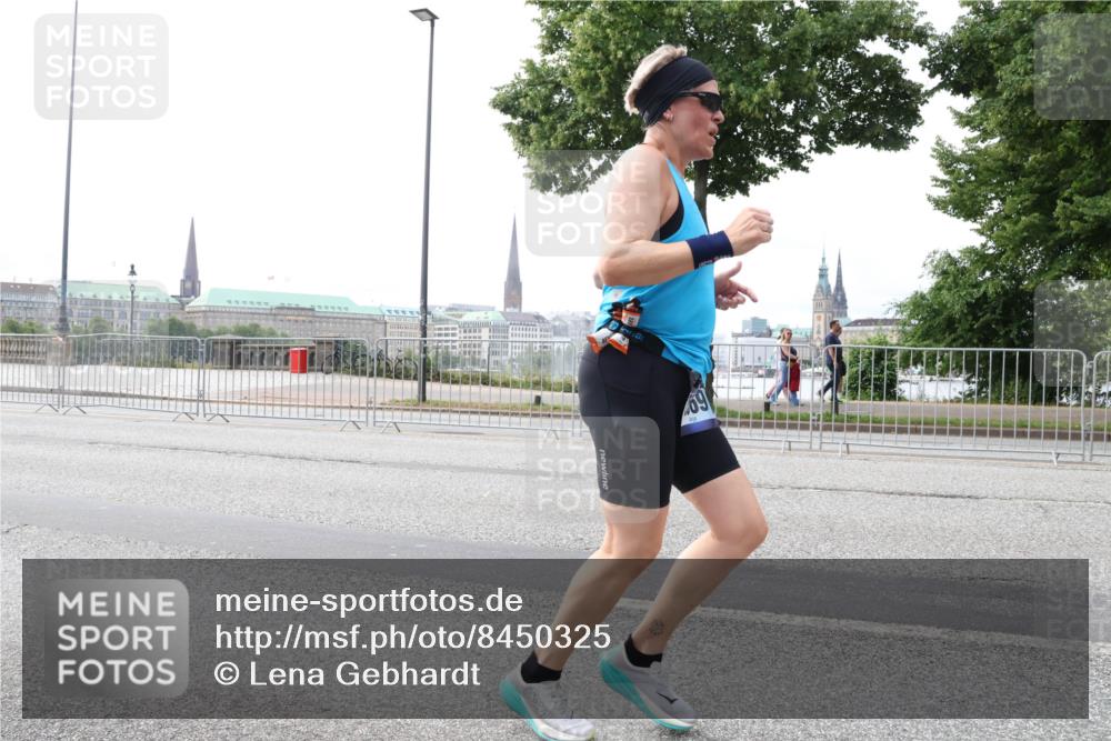 29.06.2025 - hella hamburg halbmarathon Lena Gebhardt http://msf.ph/oto/8450325 29.06.2025 10:30:47 Lombardsbrücke 60, 1059, 1472, 1647, 2097, 2268, 2505, 2569, 2754, 2755, 2901, 3131, 3281, 4198, 4575, 4819, 6344, 6556, 6620, 7071, 7120, 7351, 8757, 9576, 9830, 10880, 10989, 11981, 11984, 12350, 12384, 12460, 12461, 12687, 12688, 14095, 14216, 14421, 14803, 15299, 15466, 15589, 15757, 15789, 15938, 16504, 16791, 16864, 17742, 17966, 18362, 18795, 18860, 19052 meine-sportfotos.de