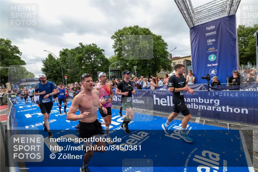 29.06.2025 - hella hamburg halbmarathon Zöllner http://msf.ph/oto/8450381 29.06.2025 10:58:55 Ziel 2159, 2488, 2840, 3859, 4632, 4833, 5277, 5885, 6438, 6720, 8807, 9156, 9353, 10268, 10518, 10539, 10788, 10915, 12734, 14673, 14965, 17405, 17630, 17931, 18180, 18232, 18954 meine-sportfotos.de