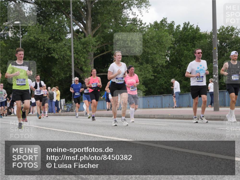29.06.2025 - hella hamburg halbmarathon Luisa Fischer http://msf.ph/oto/8450382 29.06.2025 10:32:13 Kennedybrücke 9714, 11803, 10198, 16643, 4373, 2010, 6632, 11989, 3717, 12958, 2010, 3179, 3445, 3717, 4373, 5167, 5847, 6632, 9714, 10198 meine-sportfotos.de