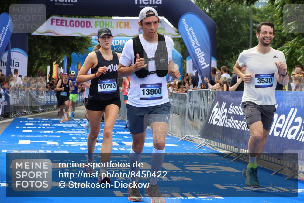 29.06.2025 - hella hamburg halbmarathon Strokosch-Dieckow http://msf.ph/oto/8450422 29.06.2025 10:37:57 Ziel 3480, 3530, 7229, 8091, 9643, 9944, 10793, 11049, 11952, 12915, 13900, 14274, 15303, 16698, 18103, 18529 meine-sportfotos.de