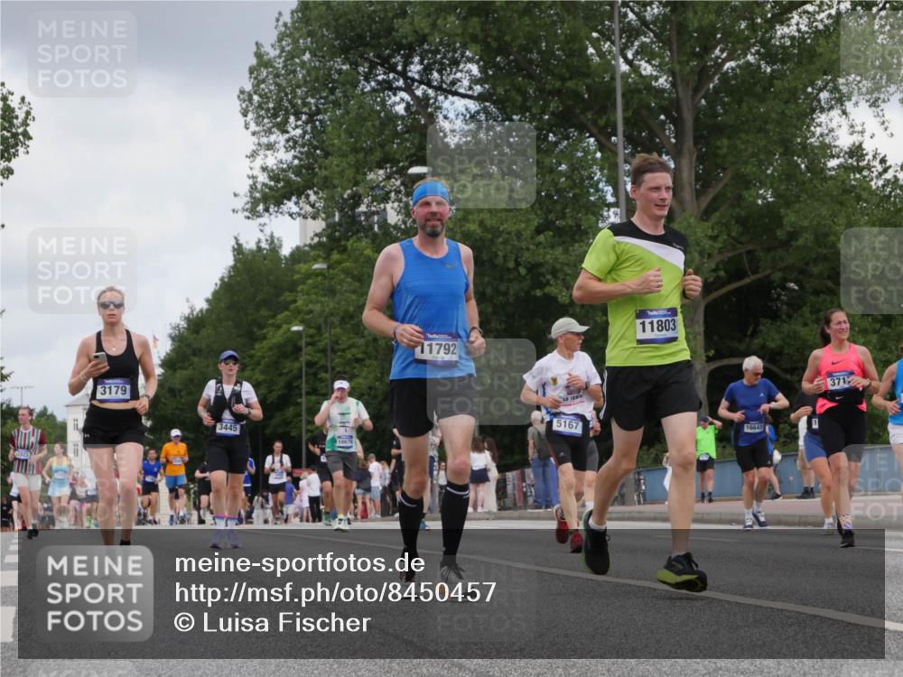 29.06.2025 - hella hamburg halbmarathon Luisa Fischer http://msf.ph/oto/8450457 29.06.2025 10:32:14 Kennedybrücke 3179, 3445, 16676, 11792, 10, 5167, 11803, 16643, 1, 371, 1557, 2010, 3179, 3445, 3717, 4373, 5167, 5847, 6632, 9714, 10198 meine-sportfotos.de