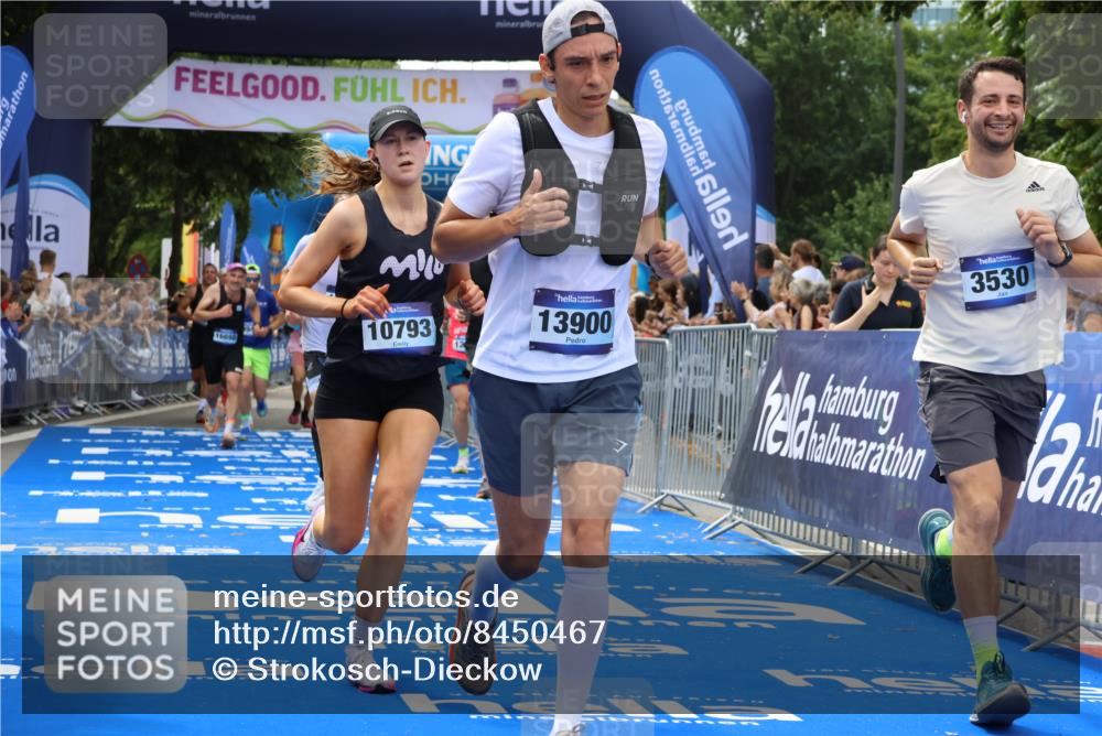29.06.2025 - hella hamburg halbmarathon Strokosch-Dieckow http://msf.ph/oto/8450467 29.06.2025 10:37:57 Ziel 3480, 3530, 7229, 8091, 9643, 9944, 10793, 11049, 11952, 12915, 13900, 14274, 15303, 16698, 18103, 18529 meine-sportfotos.de