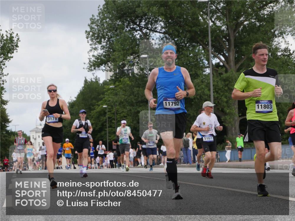 29.06.2025 - hella hamburg halbmarathon Luisa Fischer http://msf.ph/oto/8450477 29.06.2025 10:32:15 Kennedybrücke 3179, 3445, 16676, 11792, 9714, 5167, 11803, 1557, 2010, 3179, 3445, 3717, 4349, 4373, 5167, 5847, 6632, 9714, 10198 meine-sportfotos.de
