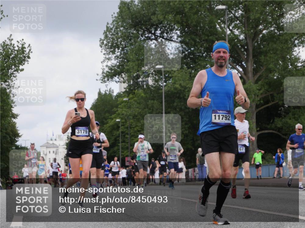 29.06.2025 - hella hamburg halbmarathon Luisa Fischer http://msf.ph/oto/8450493 29.06.2025 10:32:15 Kennedybrücke 3179, 445, 16675, 9714, 11792, 67, 16643, 1557, 2010, 3179, 3445, 3717, 4349, 4373, 5167, 5847, 6632, 9714, 10198 meine-sportfotos.de
