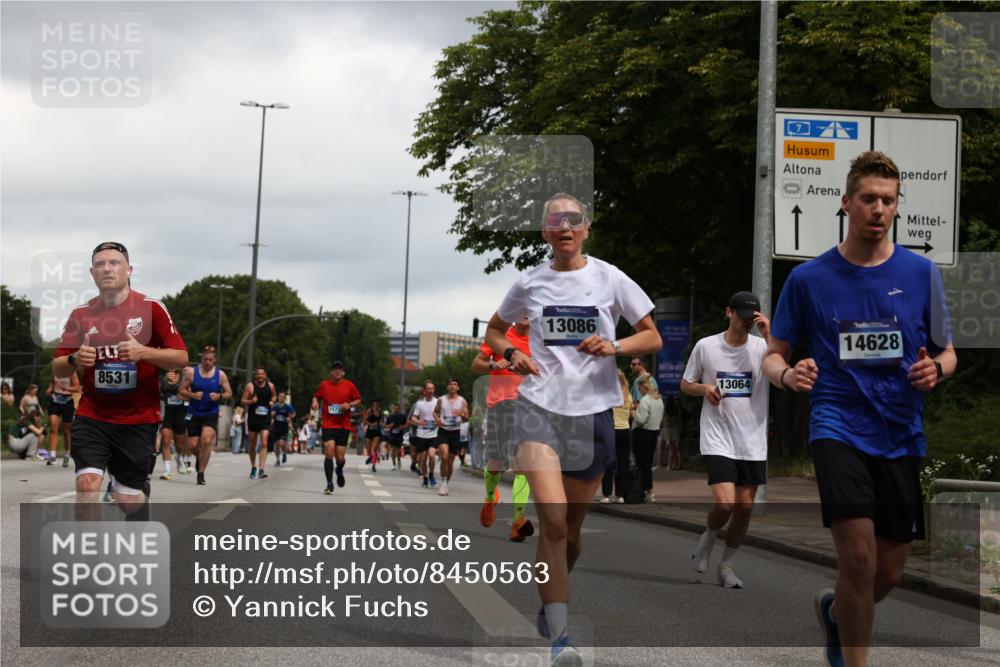 29.06.2025 - hella hamburg halbmarathon Yannick Fuchs http://msf.ph/oto/8450563 29.06.2025 10:55:36 20KM 2086, 2391, 2591, 3400, 4068, 5839, 5870, 6391, 7033, 7049, 7757, 8364, 8531, 8590, 9453, 9752, 9932, 10031, 10177, 10746, 11465, 11515, 12125, 12787, 13064, 13086, 13491, 13699, 14605, 14628, 15008, 15252, 15520, 15539, 15733, 16128, 16145, 16614, 18551 meine-sportfotos.de
