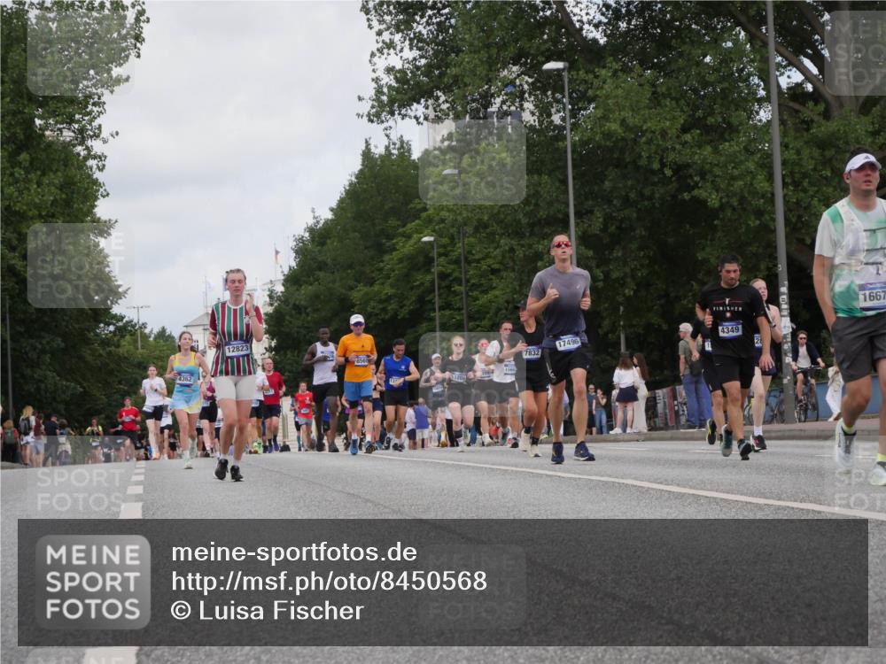 29.06.2025 - hella hamburg halbmarathon Luisa Fischer http://msf.ph/oto/8450568 29.06.2025 10:32:20 Kennedybrücke 4362, 12823, 11269, 16662, 7832, 17496, 4349, 28, 1667, 1557, 3179, 3445, 3717, 4349, 4373, 5167, 6285, 6632, 7832, 9714, 10198 meine-sportfotos.de