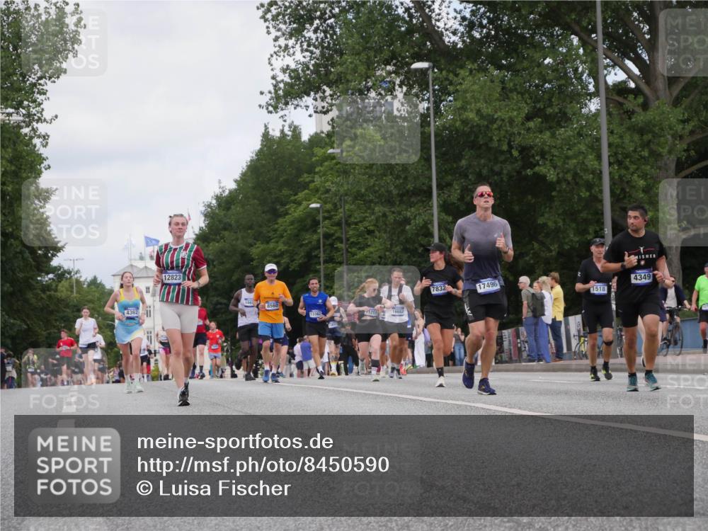29.06.2025 - hella hamburg halbmarathon Luisa Fischer http://msf.ph/oto/8450590 29.06.2025 10:32:21 Kennedybrücke 4362, 12823, 166, 8560, 1269, 16662, 13382, 7832, 17496, 1518, 4349, 1518, 1557, 3445, 3717, 4349, 5167, 6285, 6632, 7832, 9714, 10198 meine-sportfotos.de