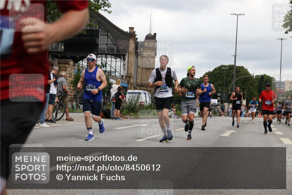 29.06.2025 - hella hamburg halbmarathon Yannick Fuchs http://msf.ph/oto/8450612 29.06.2025 10:55:38 20KM 1138, 2086, 2391, 2591, 3400, 4068, 5839, 5870, 6391, 7033, 7049, 7757, 8364, 8531, 8590, 9297, 9752, 9932, 10031, 10177, 10194, 10746, 11465, 12125, 12787, 13064, 13086, 13491, 13699, 14605, 14628, 15008, 15252, 15520, 15539, 15733, 16128, 16145, 16614, 18551 meine-sportfotos.de