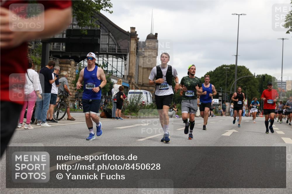 29.06.2025 - hella hamburg halbmarathon Yannick Fuchs http://msf.ph/oto/8450628 29.06.2025 10:55:38 20KM 1138, 2086, 2391, 2591, 3400, 4068, 5839, 5870, 6391, 7033, 7049, 7757, 8364, 8531, 8590, 9297, 9752, 9932, 10031, 10177, 10194, 10746, 11465, 12125, 12787, 13064, 13086, 13491, 13699, 14605, 14628, 15008, 15252, 15520, 15539, 15733, 16128, 16145, 16614, 18551 meine-sportfotos.de