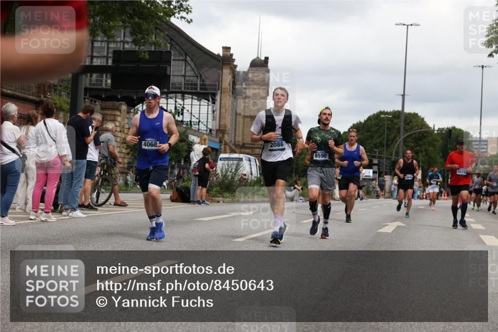 29.06.2025 - hella hamburg halbmarathon Yannick Fuchs http://msf.ph/oto/8450643 29.06.2025 10:55:38 20KM 1138, 2086, 2391, 2591, 3400, 4068, 5839, 5870, 6391, 7033, 7049, 7757, 8364, 8531, 8590, 9297, 9752, 9932, 10031, 10177, 10194, 10746, 11465, 12125, 12787, 13064, 13086, 13491, 13699, 14605, 14628, 15008, 15252, 15520, 15539, 15733, 16128, 16145, 16614, 18551 meine-sportfotos.de