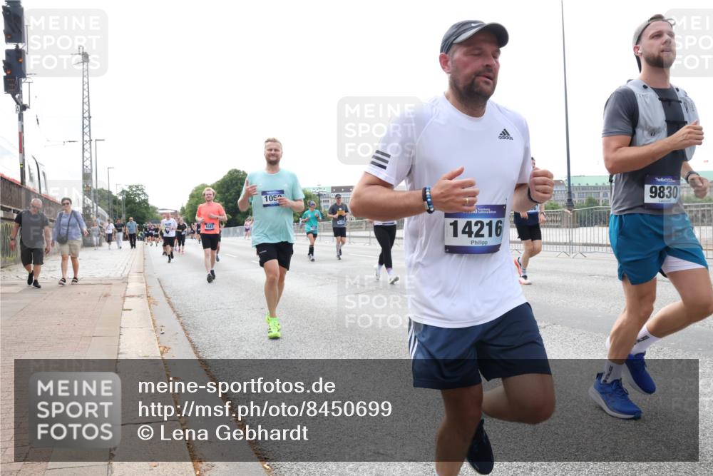 29.06.2025 - hella hamburg halbmarathon Lena Gebhardt http://msf.ph/oto/8450699 29.06.2025 10:30:50 Lombardsbrücke 105, 14216, 9830, 1059, 1472, 1647, 1773, 2097, 2268, 2505, 2569, 2754, 2755, 3131, 3281, 4198, 4575, 4819, 6195, 6344, 6556, 6620, 6787, 7071, 7120, 7351, 8757, 9576, 9830, 10989, 11981, 11984, 12384, 12460, 12461, 12627, 12687, 12688, 14095, 14216, 14421, 14803, 15299, 15466, 15589, 15757, 15789, 15938, 16504, 16791, 16864, 17224, 17463, 17742, 17966, 18362, 18795, 18860, 19052, 19226 meine-sportfotos.de